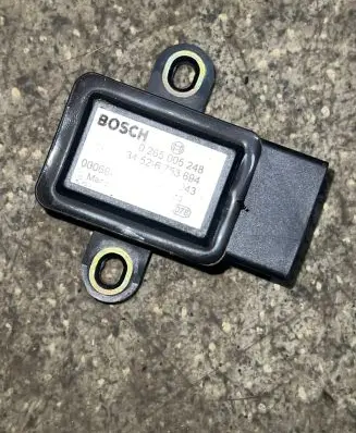 BMW 5 E39 ESP acceleration yaw rate sensor 6753694 01043 0265005248