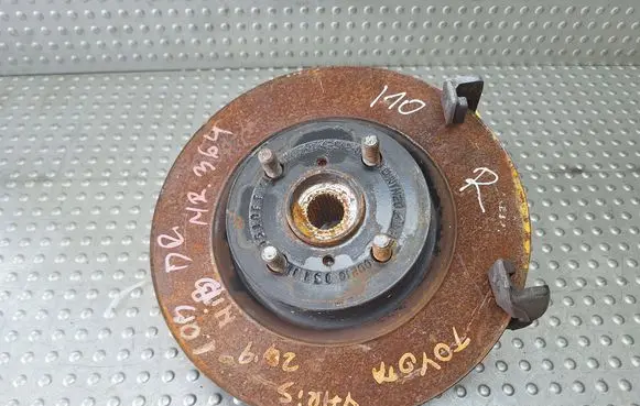 Toyota Yaris Front wheel hub spindle knuckle