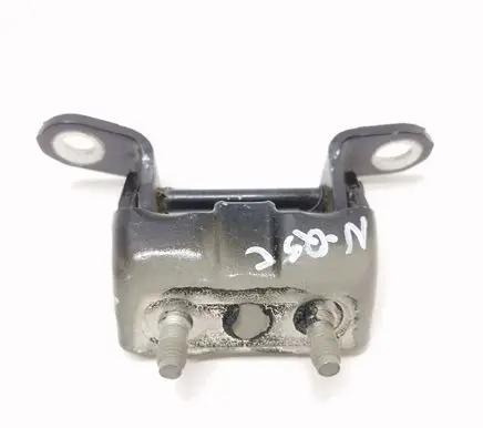 Nissan Qashqai+2 Rear door upper hinge ES03