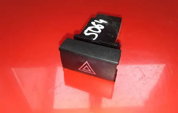 Hyundai Santa Fe Hazard light switch 609091