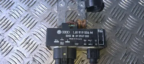 Skoda Fabia Mk1 (6Y) Coolant fan relay 1J0919506M 898967000