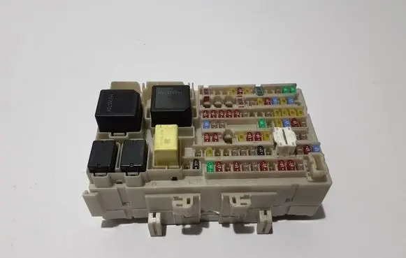 Nissan X-Trail T33 Fuse module 243506RA1B