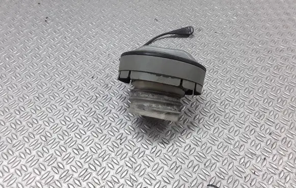 Toyota Avensis Verso Fuel tank filler cap 