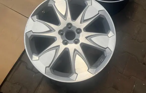 Volvo XC60 R19 alloy rim
