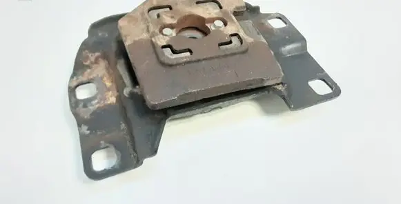 Volvo V50 Engine mount bracket 349249L