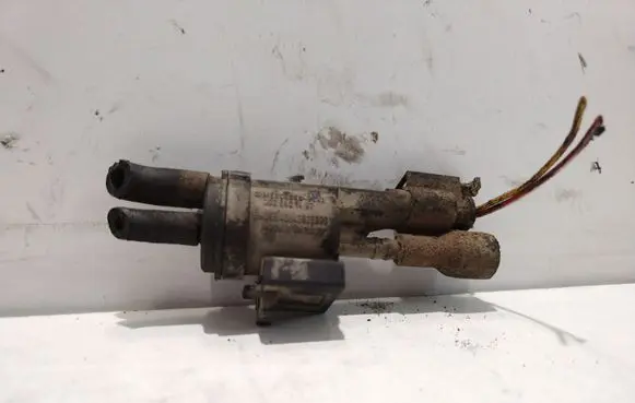 Mercedes-Benz E W212 Vacuum valve 0025401497