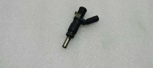 Mercedes-Benz C W203 Fuel injector A2720780249