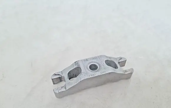 Volkswagen Golf VI Fuel Injector clamp holder 03L216