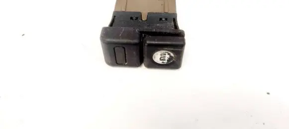 Peugeot 405 Hazard light switch