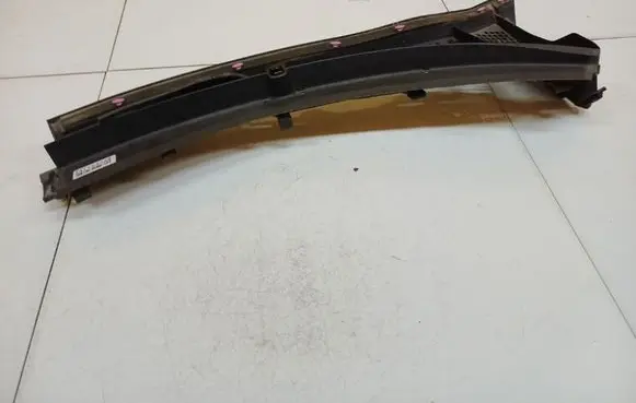 Mazda 3 II Wiper trim BBM4507R1
