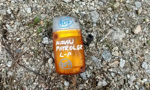 Nissan Patrol Y60 Front indicator light 
