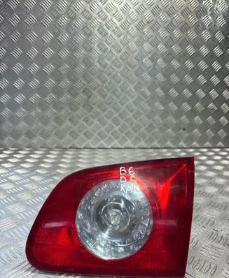 Tailgate rear/tail lights