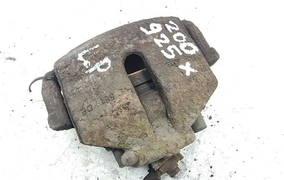 Volkswagen Touran I Front brake caliper