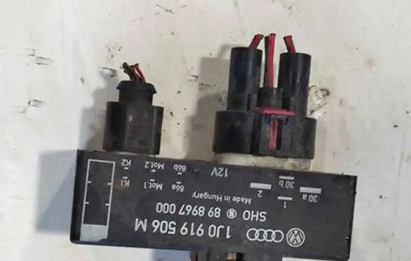 Coolant fan relay