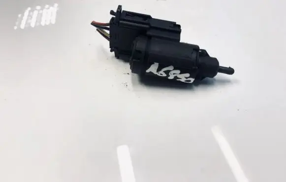 Volkswagen Golf IV Brake pedal sensor switch 1j0945511b