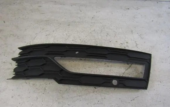 Skoda Octavia Mk4 Front bumper lower grill 5E3807682A