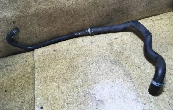 Renault Kangoo II Engine coolant pipe/hose