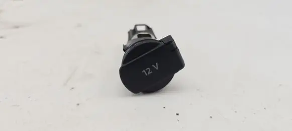 Volkswagen Golf VII 12 V Socket (rear) PA6GF15