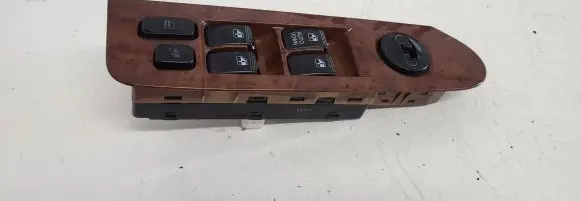 Hyundai Terracan Electric window control switch 621W04290