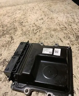 Volvo XC40 Engine control unit/module 32242005