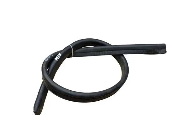 Suzuki Vitara (ET/TA) Rubber seal loading door window/glass 