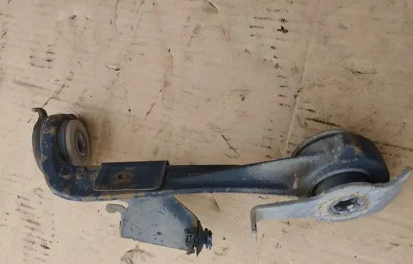 Renault Trafic III (X82) Front control arm 479605115R 93454455