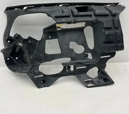 Volvo V60 Front bumper mounting bracket 31323841