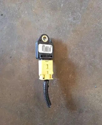 Toyota Yaris Airbag deployment crash/impact sensor 898310H010 0566028570