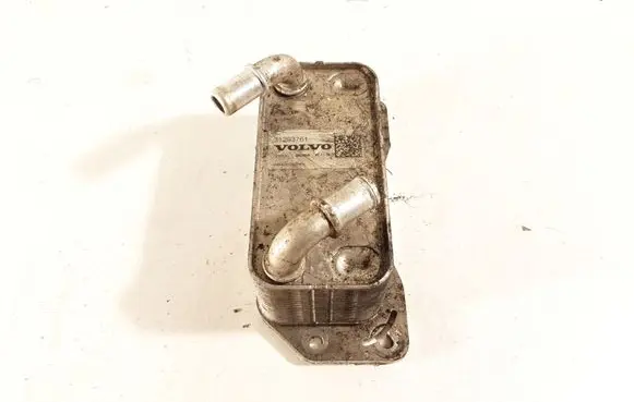 Volvo XC60 Oil filter mounting bracket 31293761