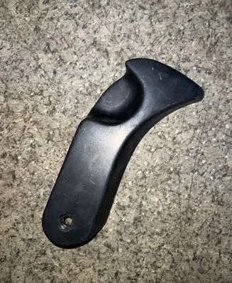 BMW 5 E39 Engine bonnet (hood) release handle 8226621