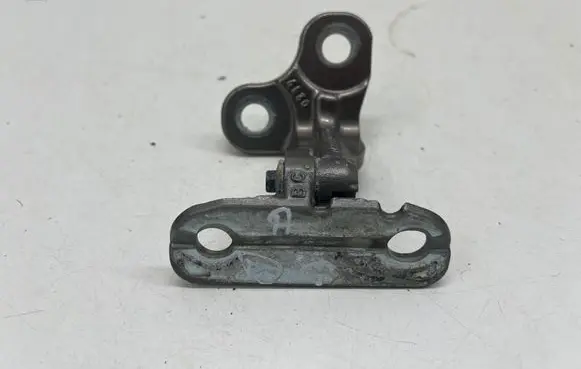 Land Rover Discovery 5 Rear door lower hinge CPLA228A64AD