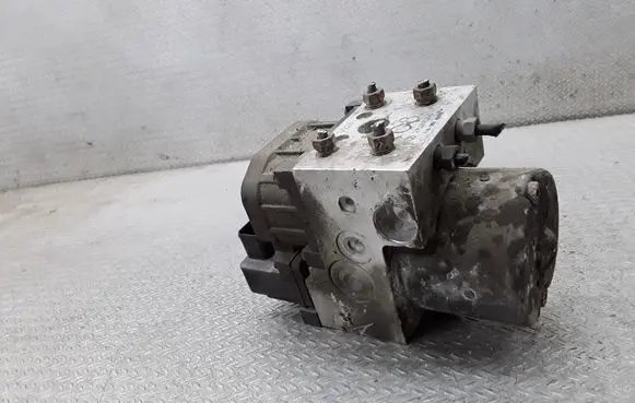 Subaru Forester SF ABS Pump 27531FC010 11000040690