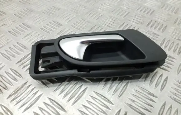 Volkswagen Tiguan Front door interior handle 5N0837198
