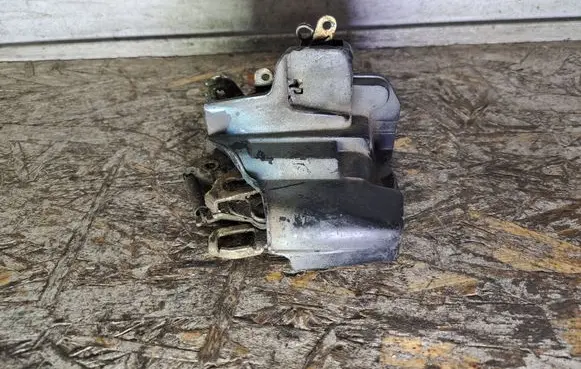 Mercedes-Benz S W126 Front door lock 1237230108
