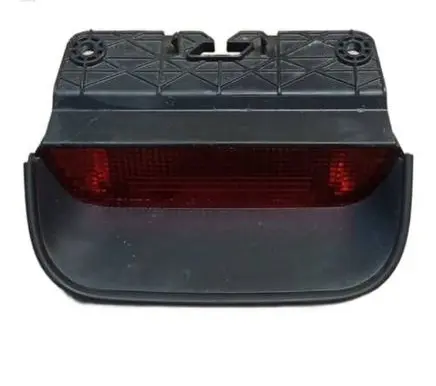 Third/center stoplight