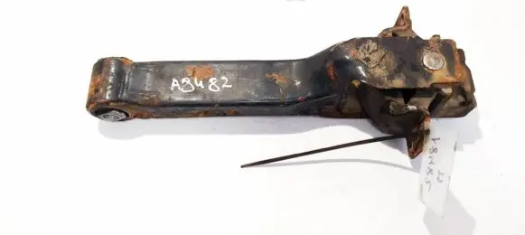 Engine mount bracket