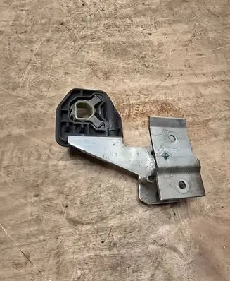 BMW 1 F20 F21 Radiator mount bracket 145324