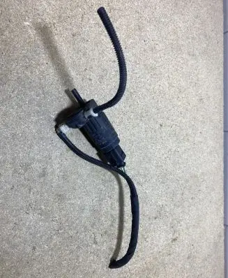 Audi A1 Windscreen/windshield washer pump 1K6955651 737016523
