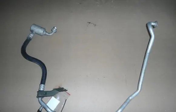 Infiniti G35 Air conditioning (A/C) pipe/hose