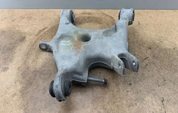 Rear upper control arm/wishbone