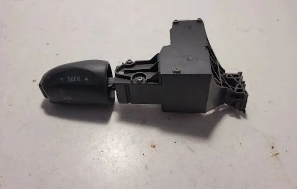 Multifunctional control switch/knob