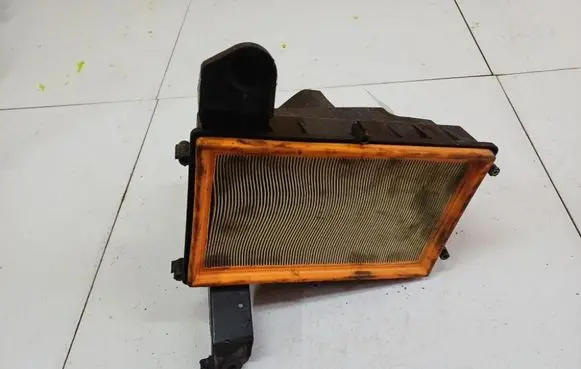 Volvo S40 Air filter box 
