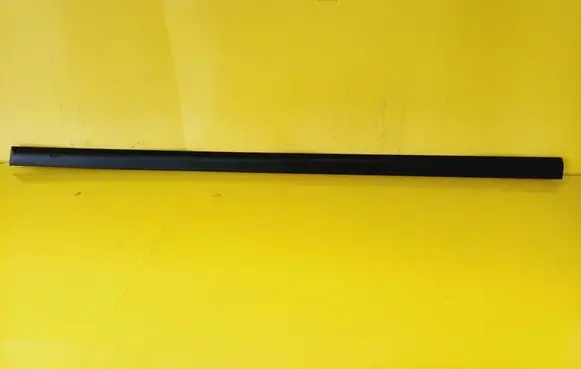 Mitsubishi Carisma Front door trim (molding) 