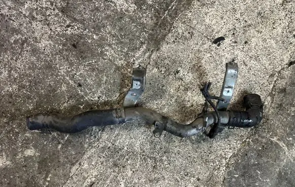 Lexus IS 220D-250-350 Engine coolant pipe/hose