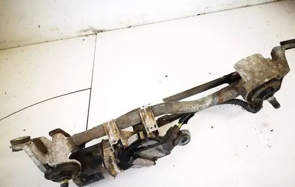 Front wiper linkage and motor