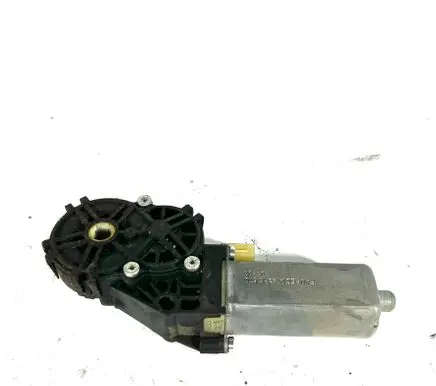 BMW 5 E60 E61 Seat adjustment motor 0390201999 8316670