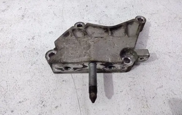 Hyundai Santa Fe Engine mounting bracket