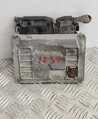 Skoda Fabia Mk2 (5J) Engine control unit/module 03D906023N P4085104 03D906023