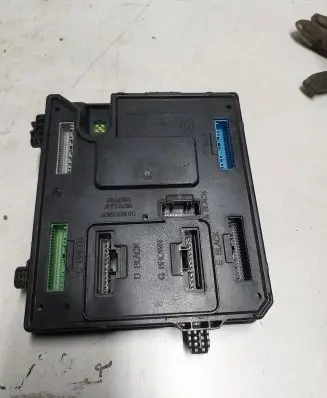 Renault Megane III Comfort/convenience module 284B13640R S180098201D