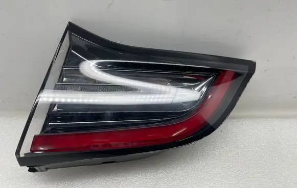 Tailgate rear/tail lights